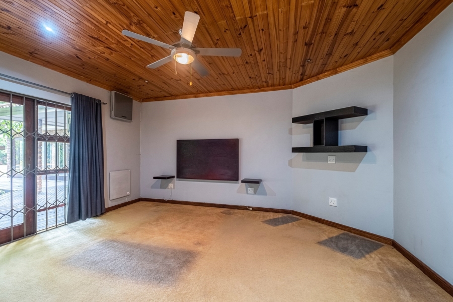 To Let 4 Bedroom Property for Rent in Amsterdamhoek Eastern Cape